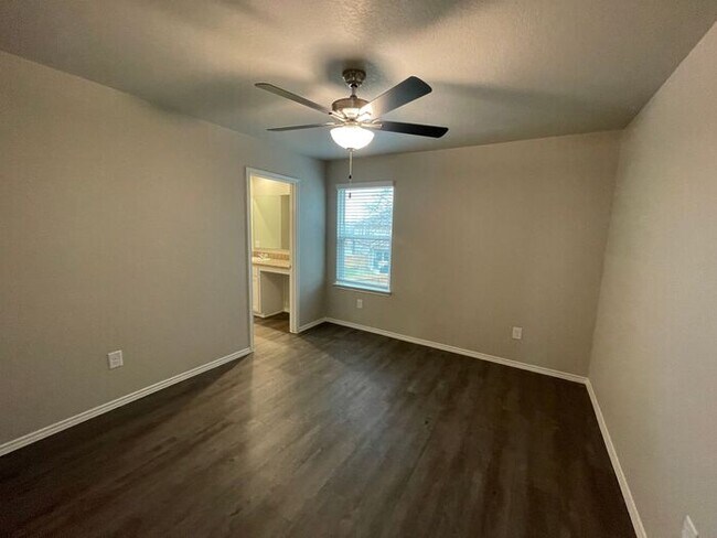 Building Photo - School Year Savings | $250 Amazon Gift Card + Spacious 4-Bed, 2.5-Bath Home with Loft & Fenced Ba...