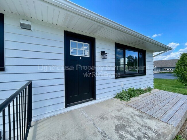 Building Photo - 1505 68th St SE