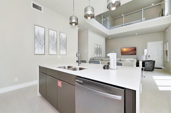 Building Photo - 7740 Sandy Ridge Dr