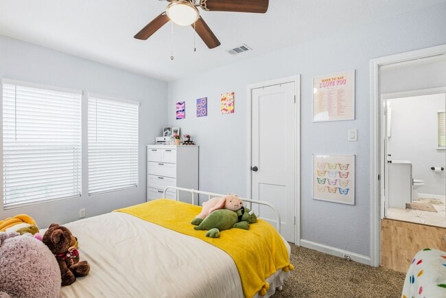 Building Photo - TCU-2712 Frazier Ave