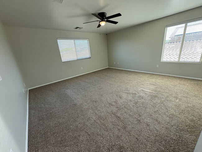Building Photo - 2,500 sq ft 4 bedroom + Den home in Rancho Sahuarita