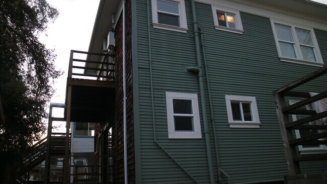 Building Photo - 2210 Parker St