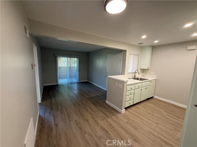 Building Photo - 3633 Oak Creek Dr