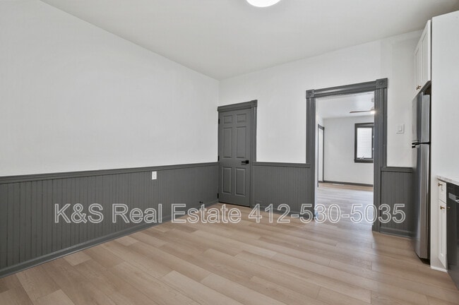 Building Photo - 2104 Straubs Ln