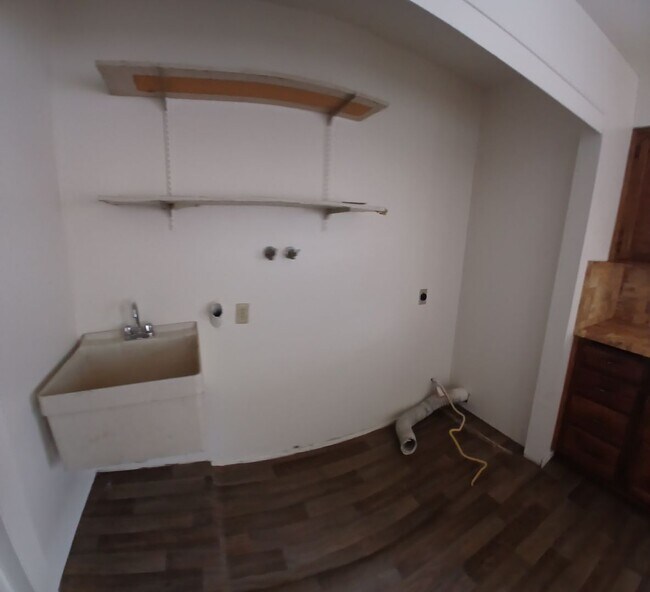 Building Photo - 1060 Santa Ynez Ave