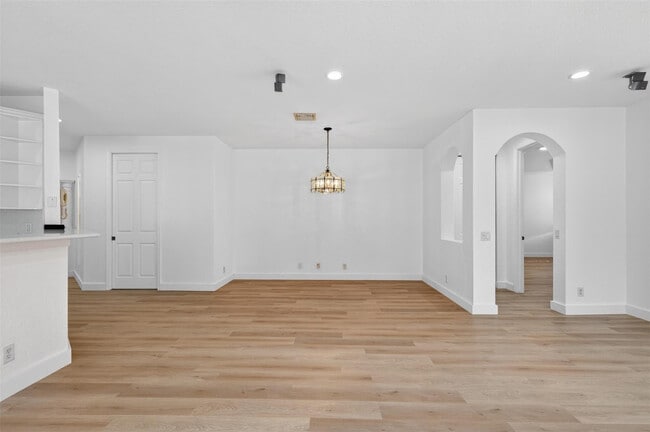 Building Photo - 2678 Center Ct Dr