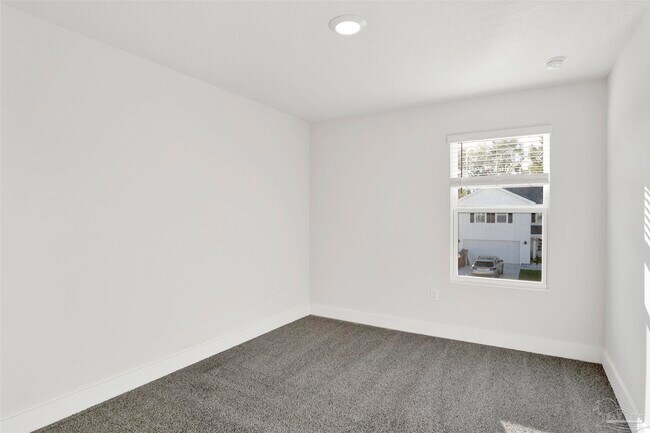 Building Photo - 4932 Valor Ct