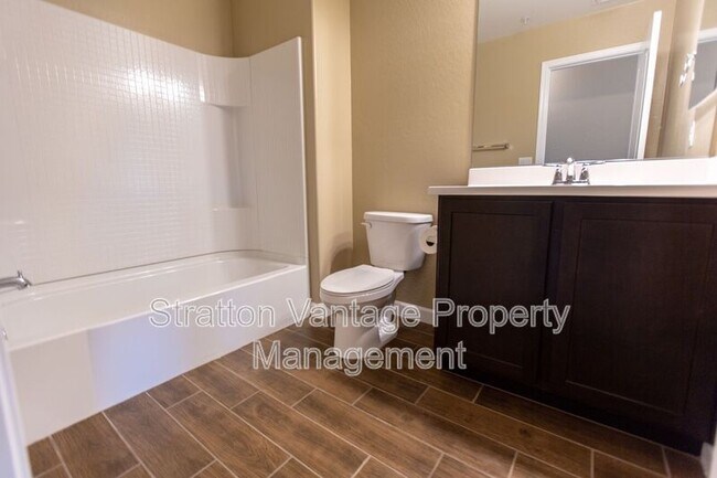 Building Photo - 240 W Juniper Ave