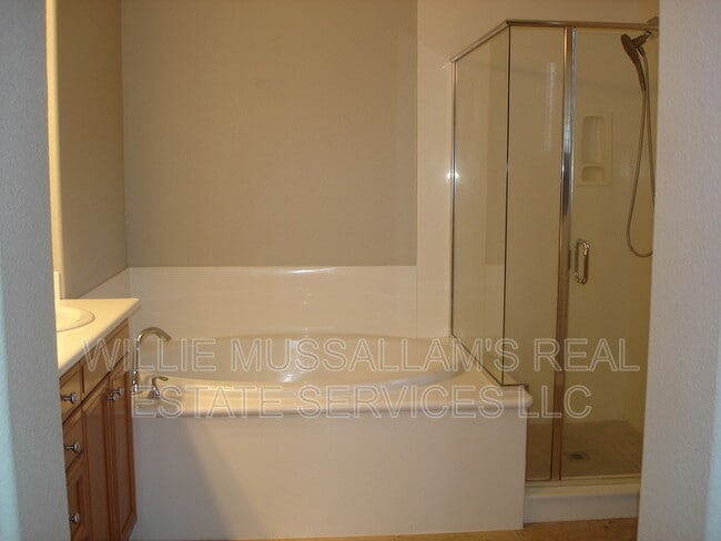 Building Photo - 284 W St Francis Ave