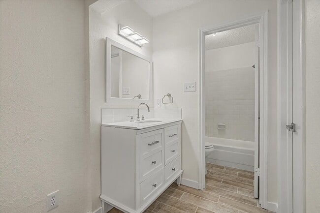 Building Photo - 12500 Brookglade Cir