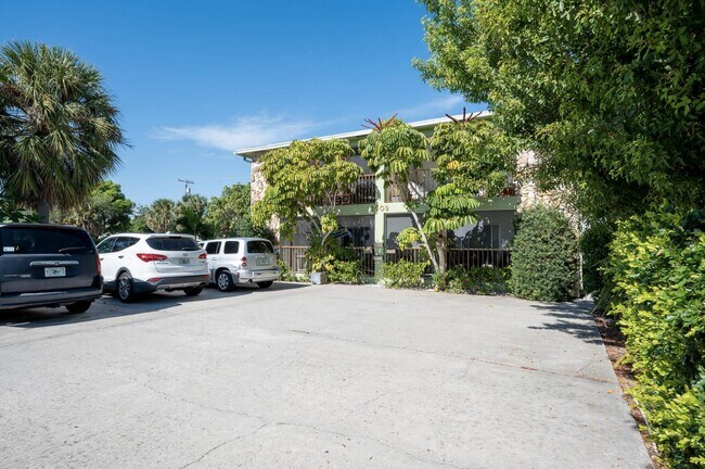 Building Photo - 1009 S Federal Hwy