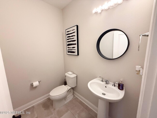 Building Photo - 676 Natureland Cir