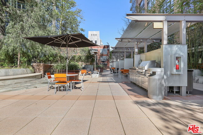 Building Photo - 1111 S Grand Ave