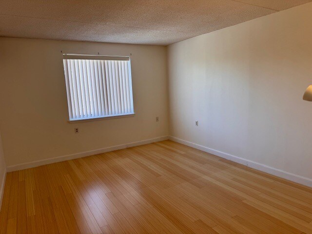 Building Photo - 30 Daniels St