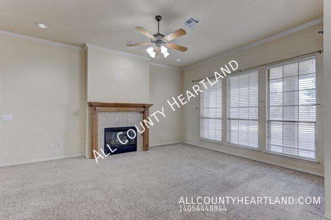 Building Photo - 15813 Traditions Blvd