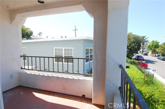 Building Photo - 223 W Avenida Palizada