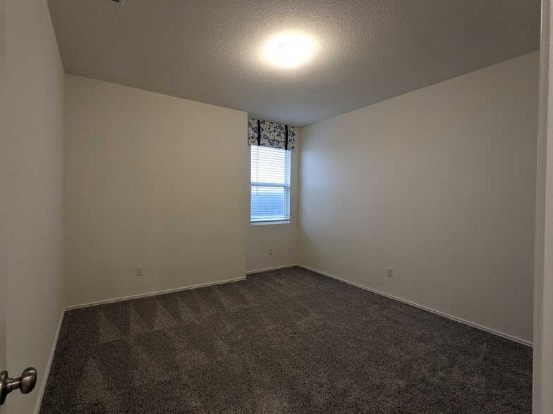 Third Bedroom - 100 Montauk Loop