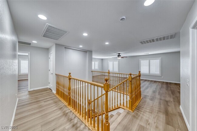 Building Photo - 259 Oakbrook Ridge Ave