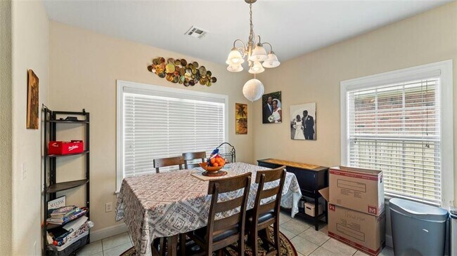 Building Photo - 3900 SW Grey Hawk Dr