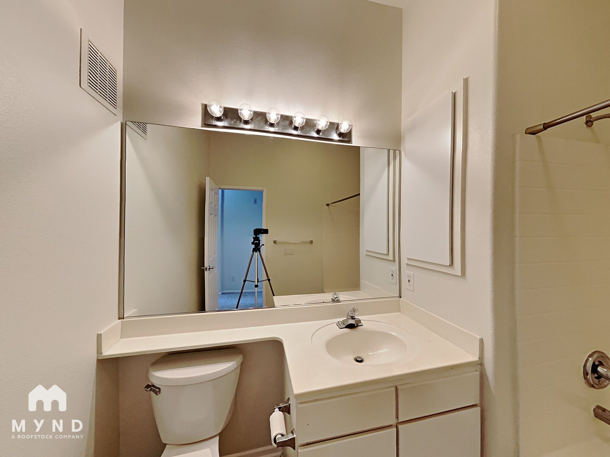 Building Photo - 12362 Carmel Country Rd