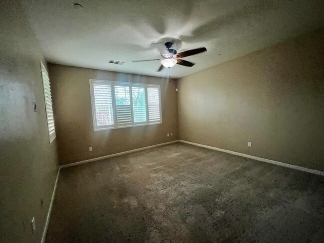 Building Photo - 2126 N Lindsay Ct