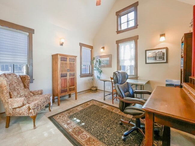 Building Photo - Enjoy Summer in Historic Breckenridge, Walk to Main Street! Bring your dog!