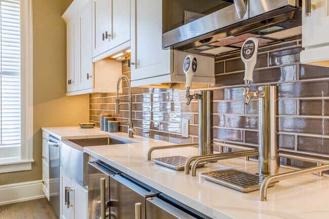 Building Photo - 227 W Fayette St