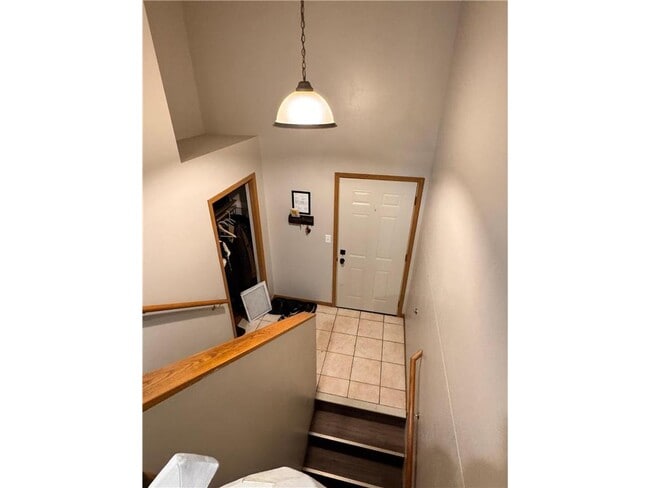 Building Photo - 810 16th St S