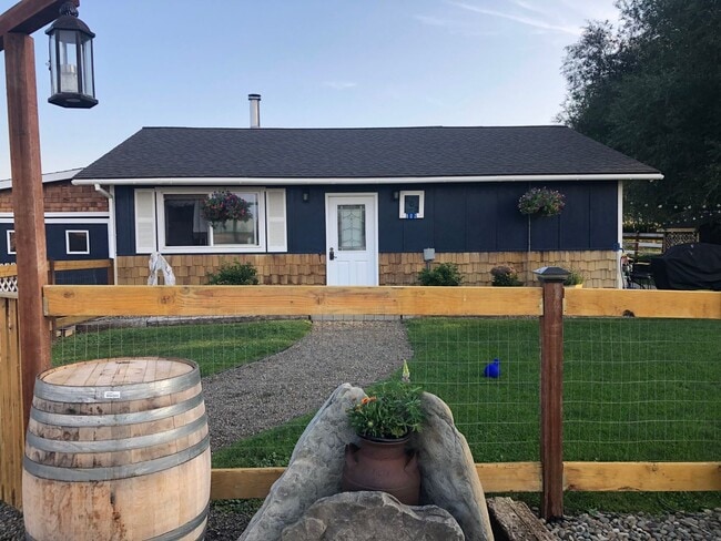 Building Photo - 802 Fields Rd
