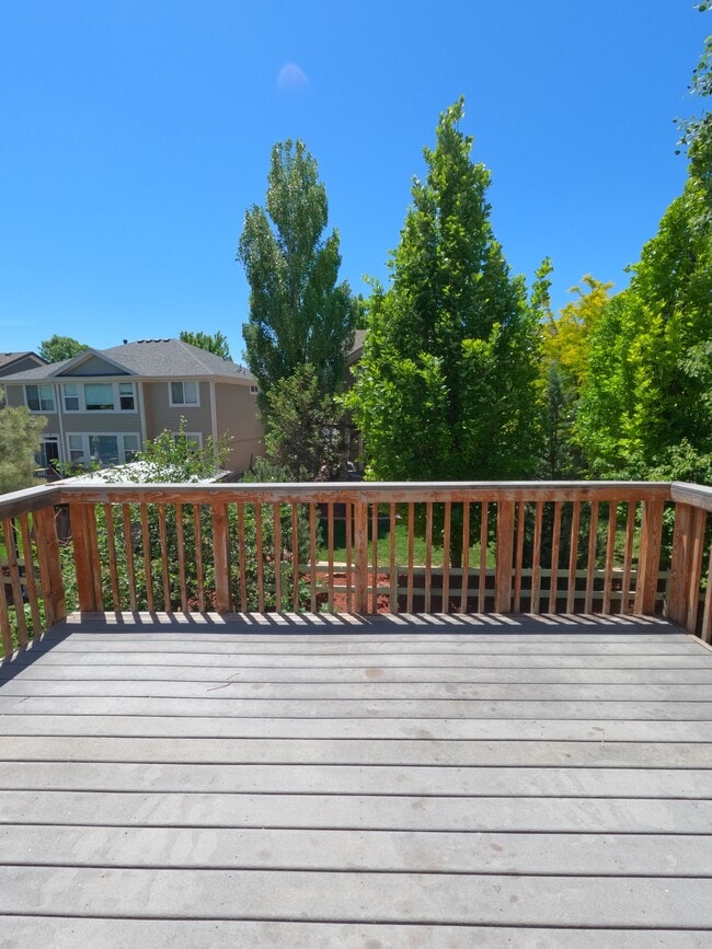 Building Photo - 2215 Harvest St