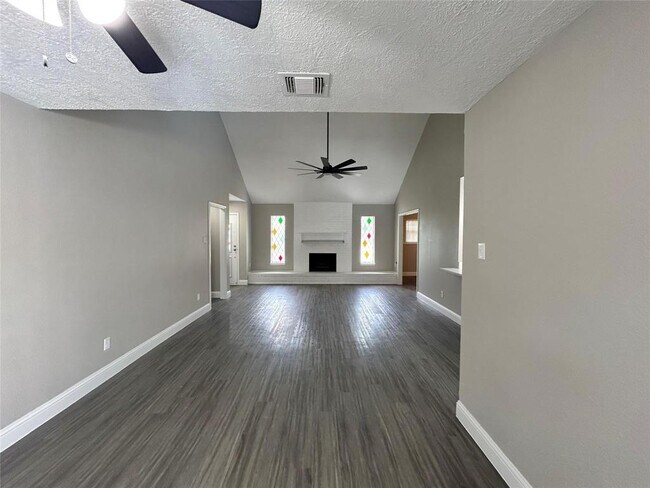 Building Photo - 1601 Washington Dr