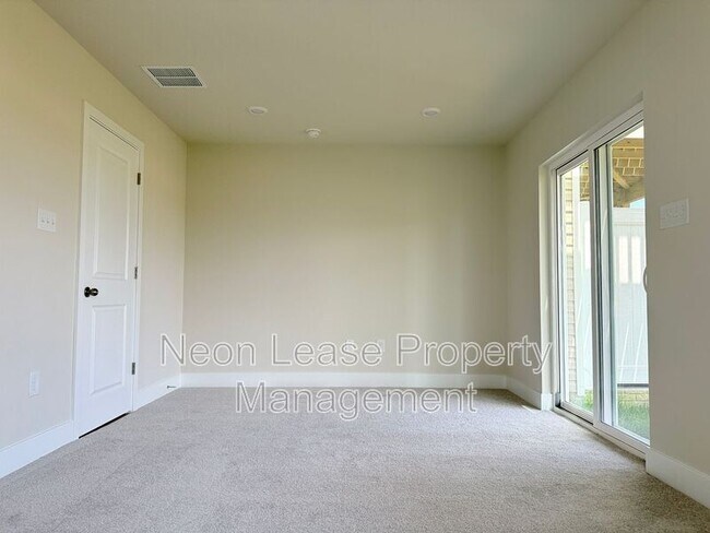 Building Photo - 29860 Bankert Dr