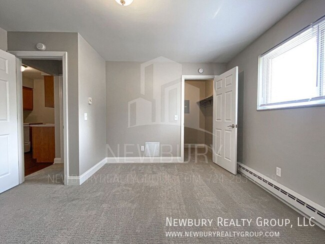 Building Photo - 1 Sunbury Estates