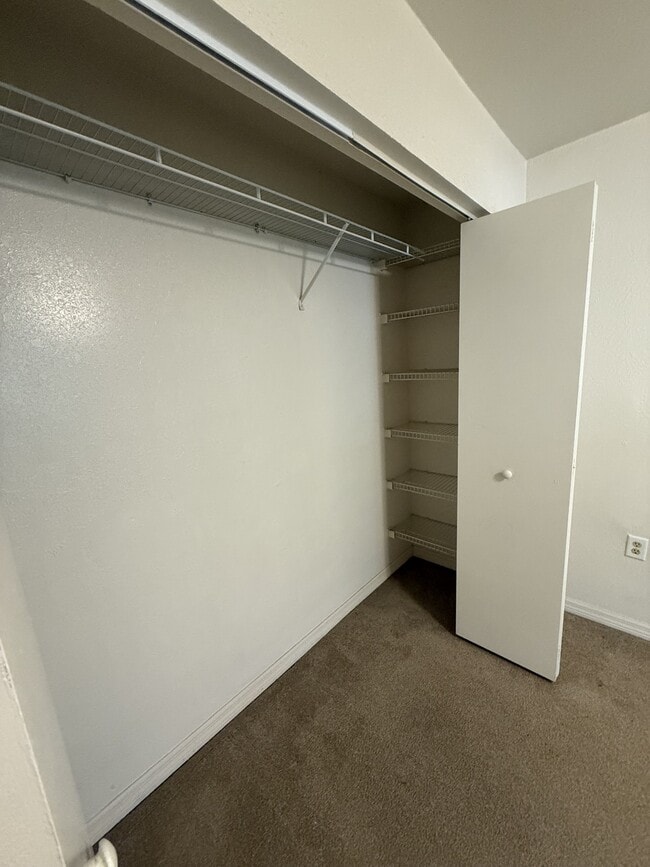 Building Photo - 1022 SW 4th Ave