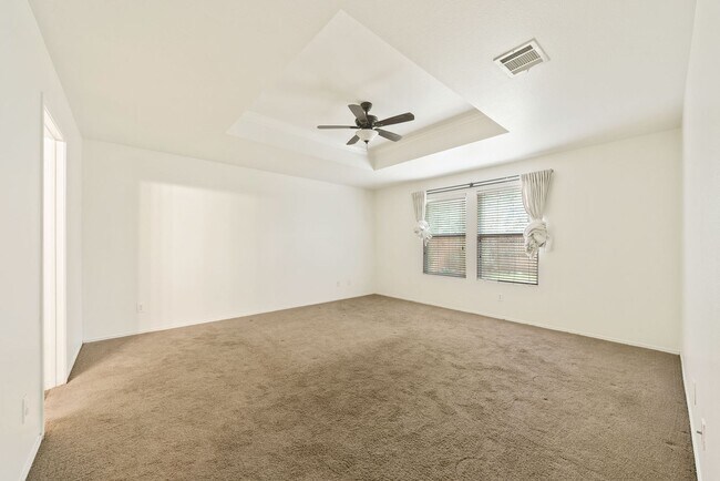 Building Photo - Charming 3-Bedroom Home in Carriage Hills ...