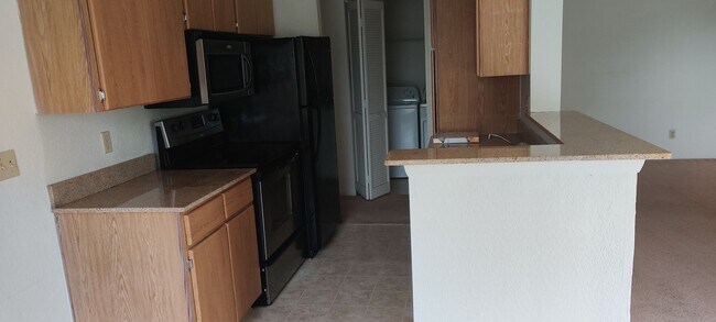 Building Photo - Lexington Place - 1134