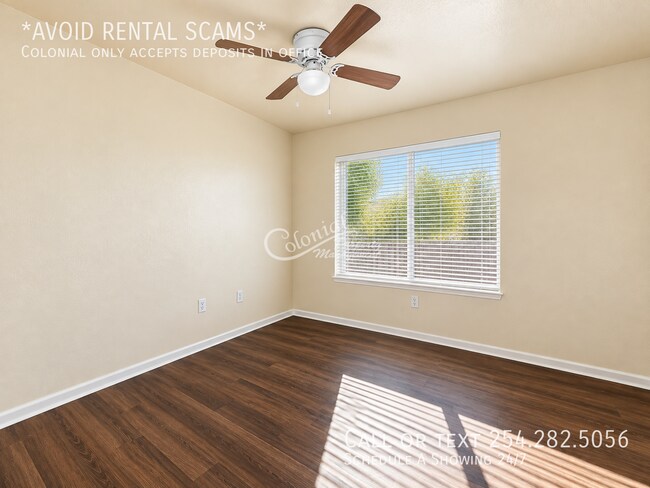 Building Photo - 405 S Amy Ln