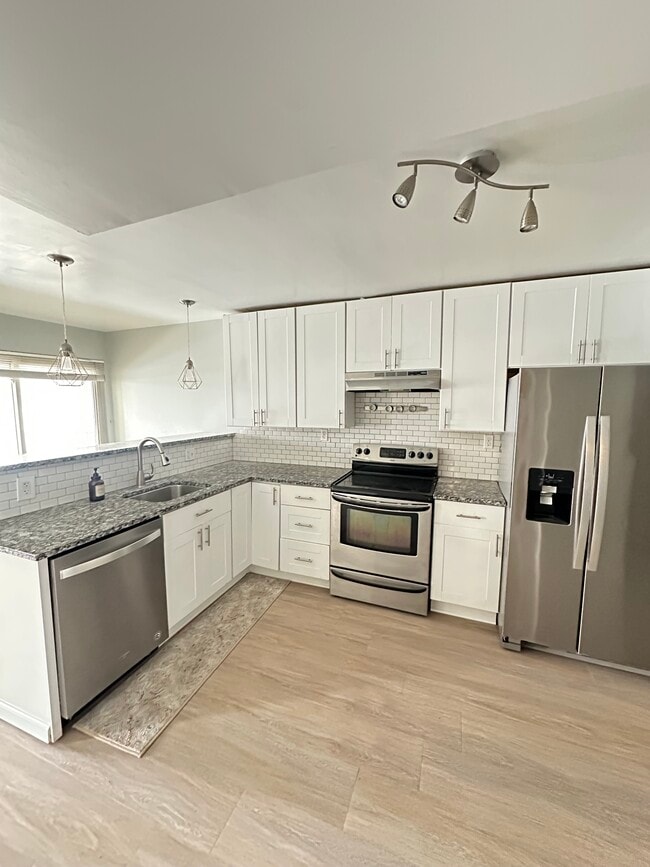 Building Photo - 1471 Cliff Ct