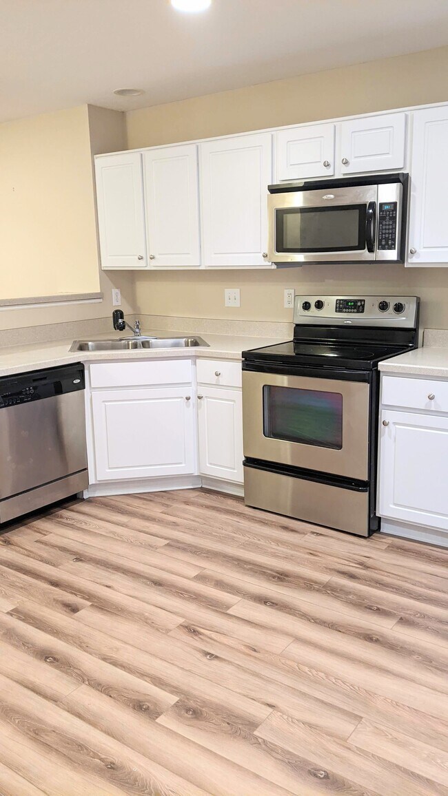 Building Photo - 6319 Royal Tern Xing
