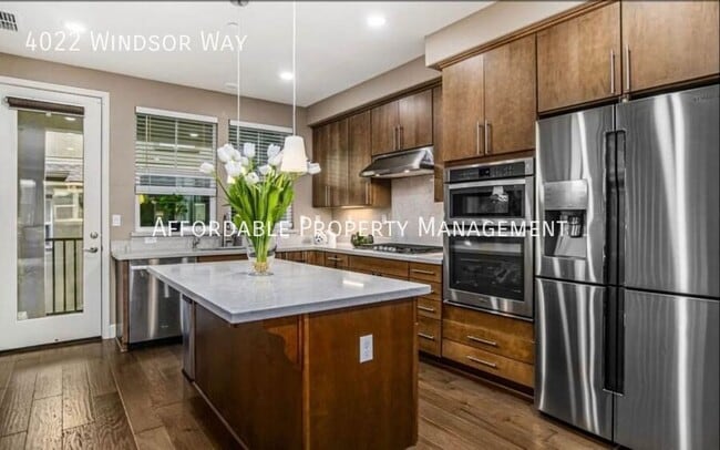 Building Photo - 4022 Windsor Wy