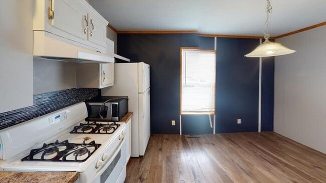 Building Photo - 124 Delta Ave