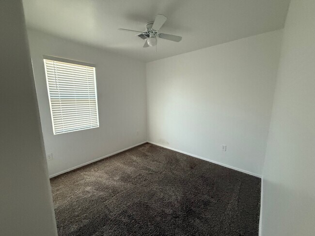 Building Photo - 1733 W Pima Ave