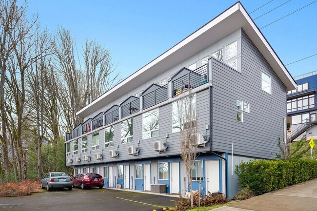 Building Photo - 3843 20th Ave SW