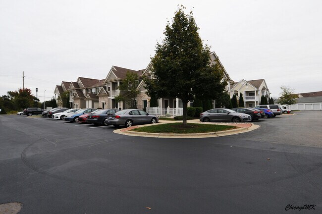 Building Photo - 2250 Aurora Dr