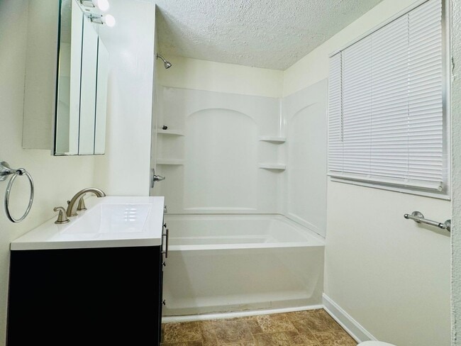 Building Photo - 3BR 2BA Oxford NC