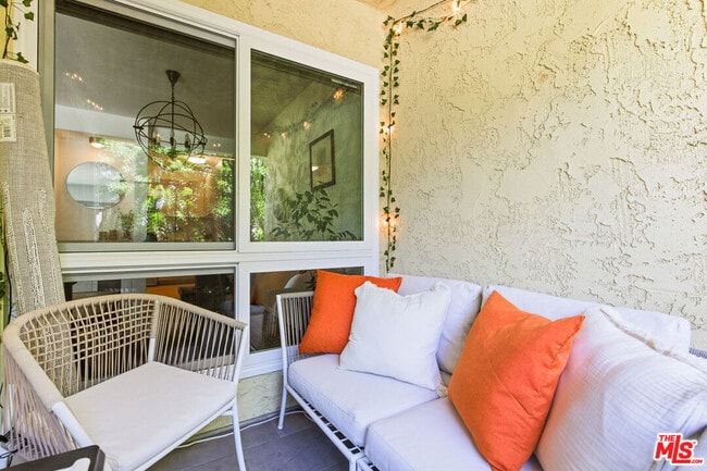 Building Photo - 5625 Green Valley Cir