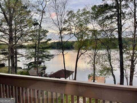 Building Photo - 8712 Lake Dr SW