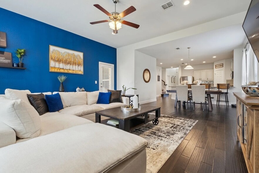 Building Photo - 5601 Bottiglia Way