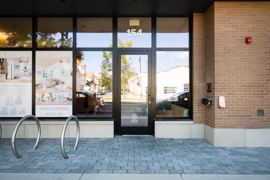 Building Photo - 154 Broadway