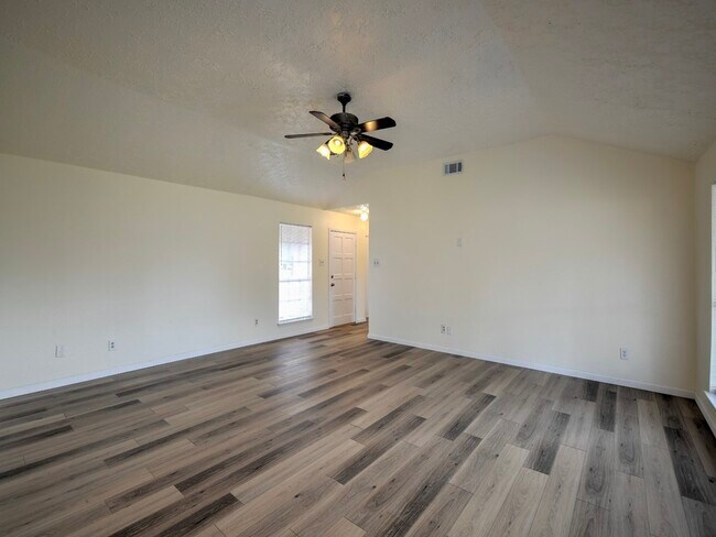 Building Photo - 1934 Feather Ridge Dr